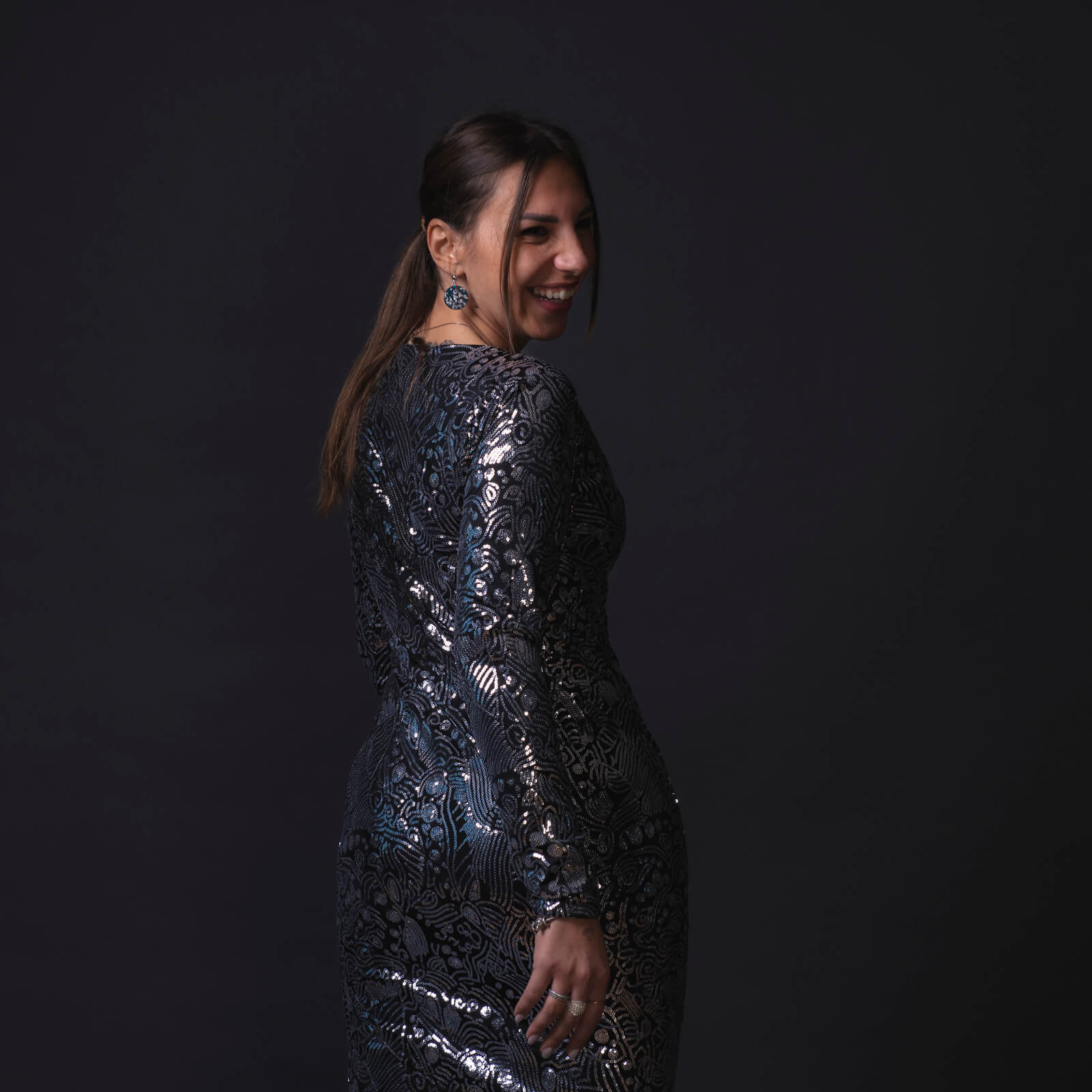 Abito Gilda argento e nero con paillettes - immagine 2